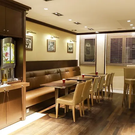 Ibis Centre 3*